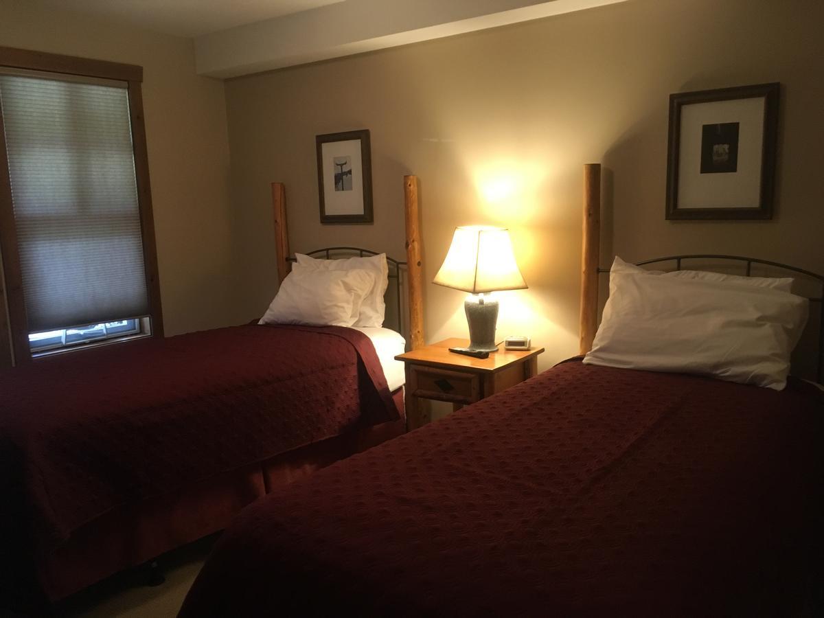 Taynton Lodge At Panorama Mountain Village Resort Extérieur photo